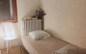 Room Near Paris